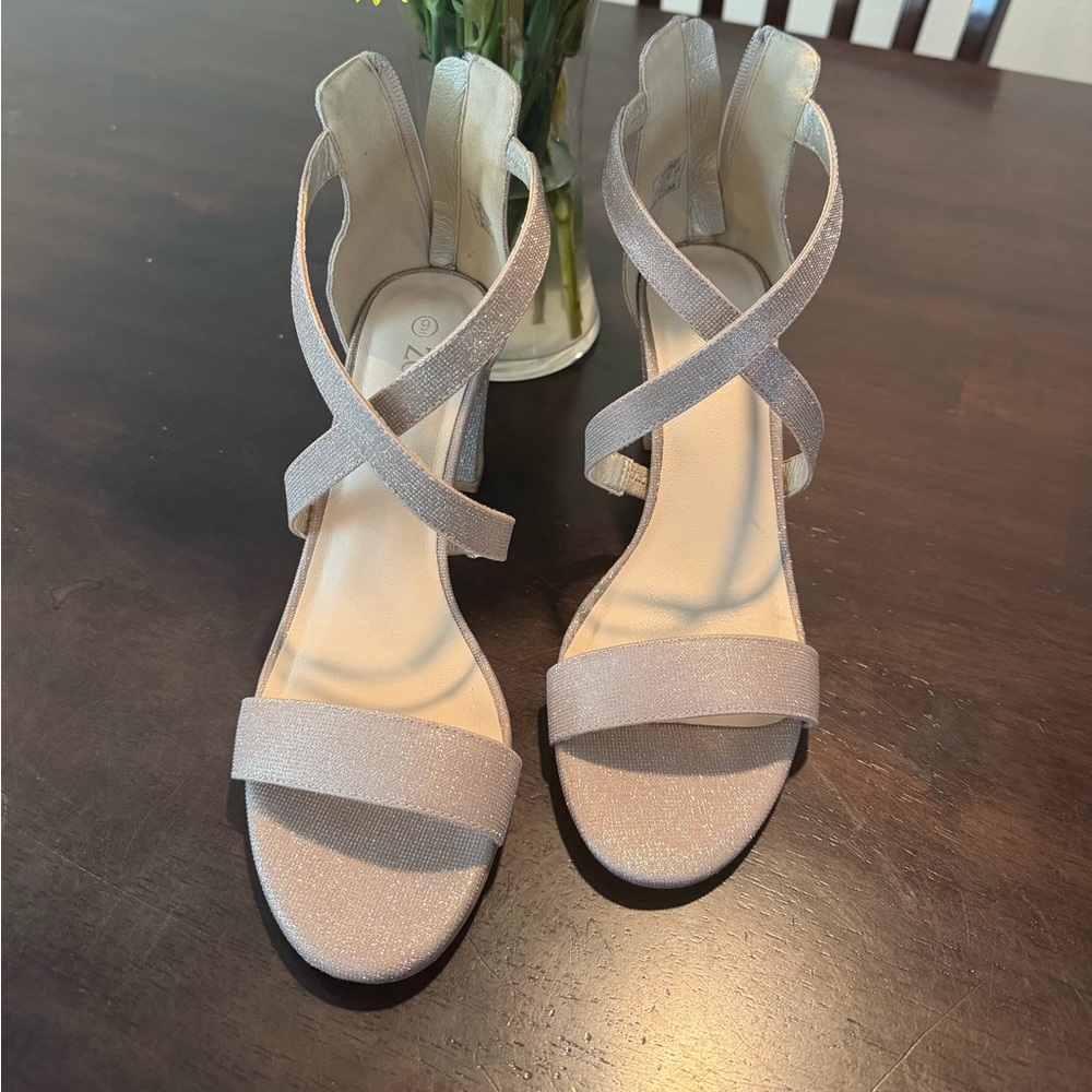Zurin gold glitter heels sz 9
